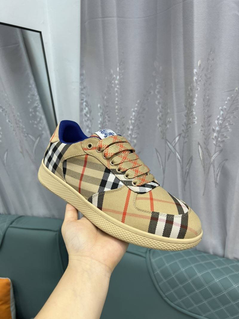 Burberry Low Shoes